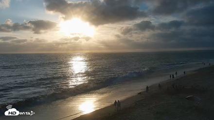 Carlsbad Beach Surf Live Webcam - Aug 12, 2026, 7:03pm PDT