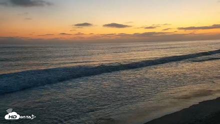 Carlsbad Beach Surf Live Webcam - May 10, 2026, 8:03pm PDT