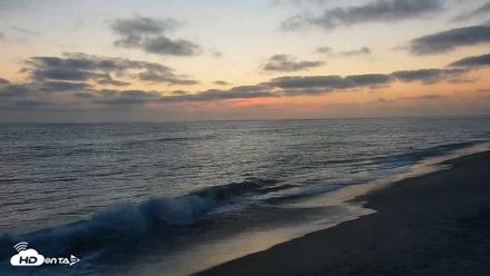 Carlsbad Beach Surf Live Webcam - Aug 11, 2026, 8:08pm PDT
