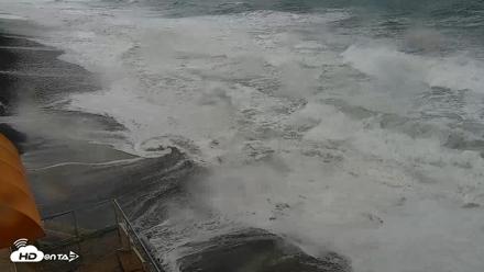 Carlsbad Beach Surf Live Webcam - Oct 11, 2026, 10:28am PDT
