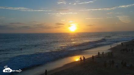 Carlsbad Beach Surf Live Webcam - Jul 24, 2026, 7:44pm PDT