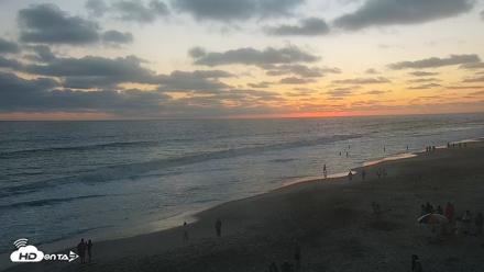 Carlsbad Beach Surf Live Webcam - Jun 21, 2026, 8:06pm PDT