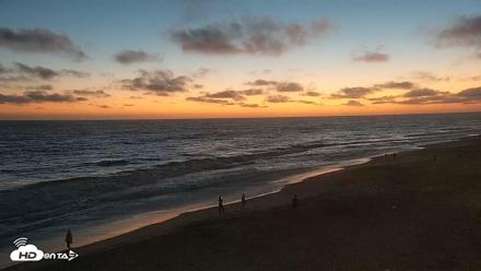 Carlsbad Beach Surf Live Webcam - Jul 6, 2026, 8:39pm PDT