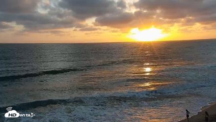 Carlsbad Beach Surf Live Webcam - Apr 29, 2026, 7:20pm PDT