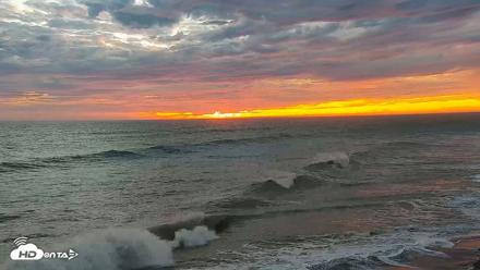 Carlsbad Beach Surf Live Webcam - Sep 7, 2026, 7:02pm PDT