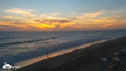 Carlsbad Beach Surf Live Webcam - Aug 17, 2026, 7:29pm PDT