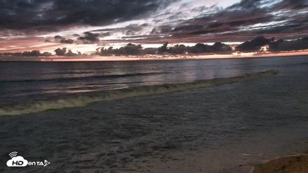 Carlsbad Beach Surf Live Webcam - Apr 12, 2026, 7:58pm PDT