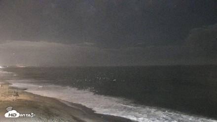 Carlsbad Beach Surf Live Webcam - Aug 23, 2026, 9:11pm PDT