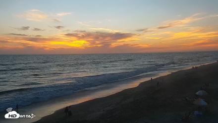 Carlsbad Beach Surf Live Webcam - Aug 17, 2026, 7:37pm PDT