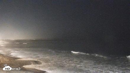 Carlsbad Beach Surf Live Webcam - Oct 14, 2026, 10:10pm PDT