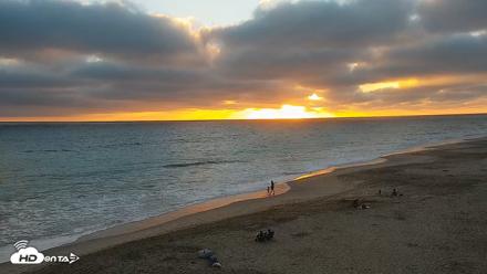 Carlsbad Beach Surf Live Webcam - Jul 5, 2026, 7:47pm PDT