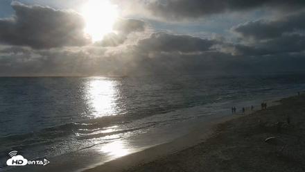 Carlsbad Beach Surf Live Webcam - Aug 12, 2026, 6:46pm PDT