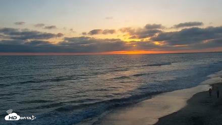 Carlsbad Beach Surf Live Webcam - May 30, 2026, 7:45pm PDT