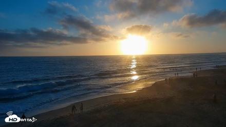 Carlsbad Beach Surf Live Webcam - Jul 7, 2026, 7:47pm PDT