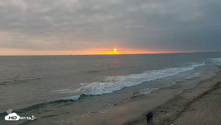 Carlsbad Beach Surf Live Webcam - May 12, 2026, 7:34pm PDT