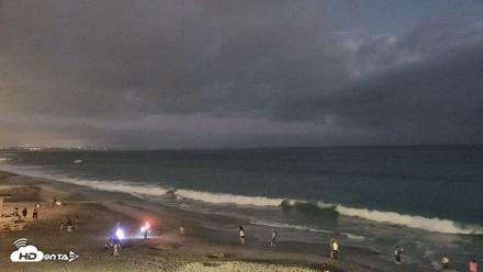 Carlsbad Beach Surf Live Webcam - Jul 3, 2026, 8:42pm PDT