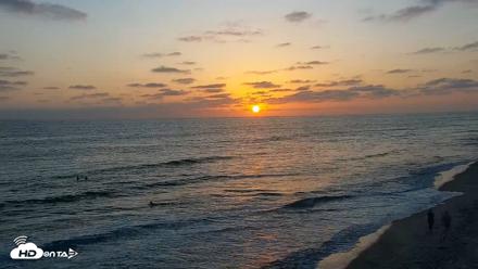 Carlsbad Beach Surf Live Webcam - May 14, 2026, 7:36pm PDT