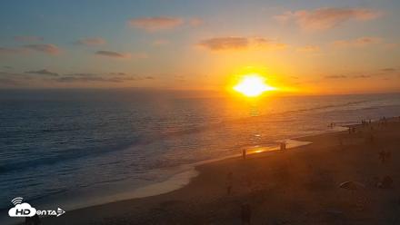 Carlsbad Beach Surf Live Webcam - Jun 22, 2026, 7:54pm PDT