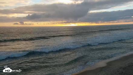 Carlsbad Beach Surf Live Webcam - Apr 12, 2026, 7:04pm PDT