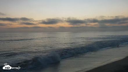 Carlsbad Beach Surf Live Webcam - Aug 28, 2026, 7:30pm PDT