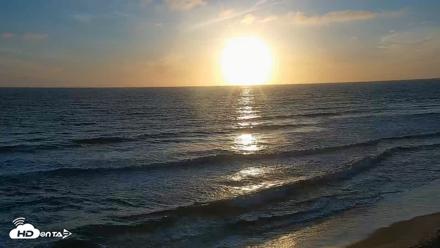 Carlsbad Beach Surf Live Webcam - Apr 15, 2026, 7:03pm PDT