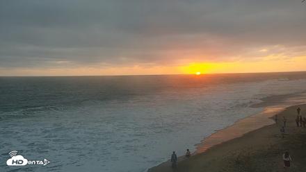 Carlsbad Beach Surf Live Webcam - Jun 15, 2026, 8:02pm PDT