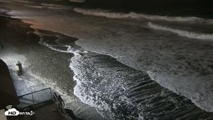 Carlsbad Beach Surf Live Webcam - Oct 11, 2026, 7:50pm PDT