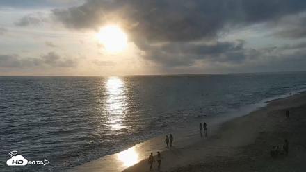 Carlsbad Beach Surf Live Webcam - Aug 10, 2026, 7:00pm PDT
