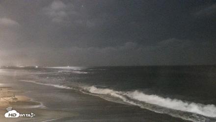 Carlsbad Beach Surf Live Webcam - Jul 25, 2026, 8:58pm PDT