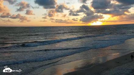 Carlsbad Beach Surf Live Webcam - May 5, 2026, 7:22pm PDT