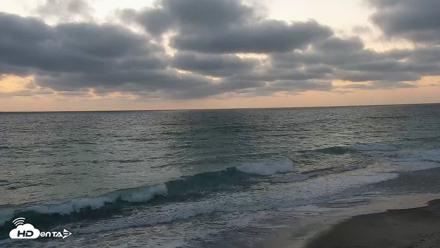 Carlsbad Beach Surf Live Webcam - Sep 22, 2026, 6:52pm PDT