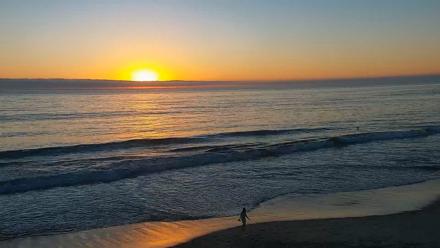 Carlsbad Beach Surf Live Webcam - Oct 30, 2025, 5:55pm PDT