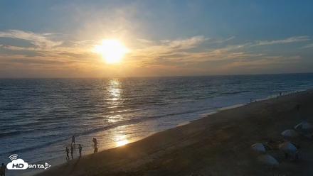 Carlsbad Beach Surf Live Webcam - Aug 17, 2026, 7:10pm PDT
