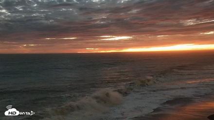 Carlsbad Beach Surf Live Webcam - Sep 7, 2026, 7:37pm PDT