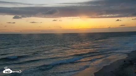Carlsbad Beach Surf Live Webcam - May 28, 2026, 7:52pm PDT
