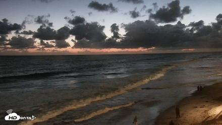 Carlsbad Beach Surf Live Webcam - May 27, 2026, 8:37pm PDT