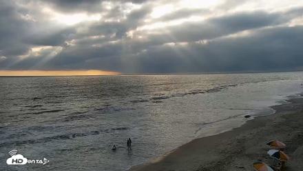 Carlsbad Beach Surf Live Webcam - May 23, 2026, 6:37pm PDT