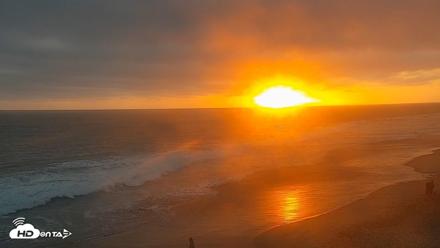 Carlsbad Beach Surf Live Webcam - Jun 15, 2026, 7:57pm PDT