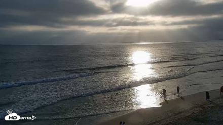 Carlsbad Beach Surf Live Webcam - May 9, 2026, 6:43pm PDT