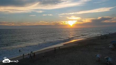 Carlsbad Beach Surf Live Webcam - Jul 4, 2026, 7:53pm PDT