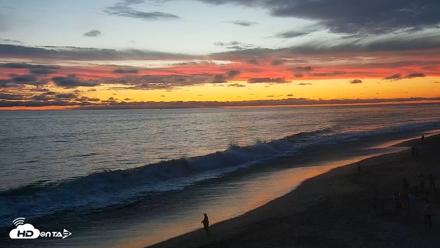 Carlsbad Beach Surf Live Webcam - Aug 13, 2026, 7:57pm PDT