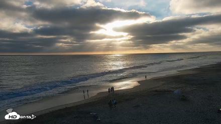 Carlsbad Beach Surf Live Webcam - Jul 5, 2026, 7:18pm PDT
