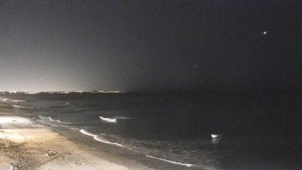 Carlsbad Beach Surf Live Webcam - Mar 7, 2026, 7:21pm PST