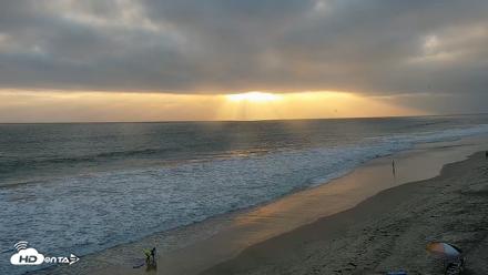 Carlsbad Beach Surf Live Webcam - May 21, 2026, 7:16pm PDT