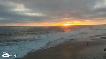 Carlsbad Beach Surf Live Webcam - Jun 13, 2026, 7:53pm PDT