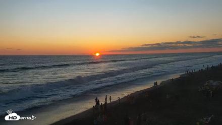 Carlsbad Beach Surf Live Webcam - Aug 15, 2026, 7:35pm PDT