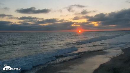 Carlsbad Beach Surf Live Webcam - May 30, 2026, 7:51pm PDT