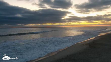 Carlsbad Beach Surf Live Webcam - Aug 14, 2026, 8:01pm PDT