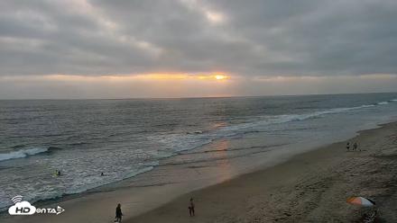 Carlsbad Beach Surf Live Webcam - May 21, 2026, 7:39pm PDT