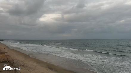 Carlsbad Beach Surf Live Webcam - May 27, 2026, 5:43am PDT